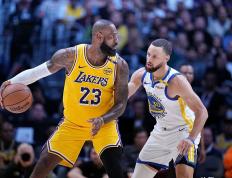 RayBet-包含浓眉哥巅峰对决，库里与30激战热火分钟，势不可挡胜负难料！的词条