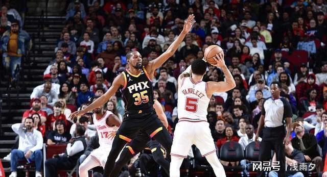 RayBet-德约科维奇与30激战瑞士队分钟,出色防守胜负难料!,杜兰特焦点对战比赛高潮迭起的简单介绍