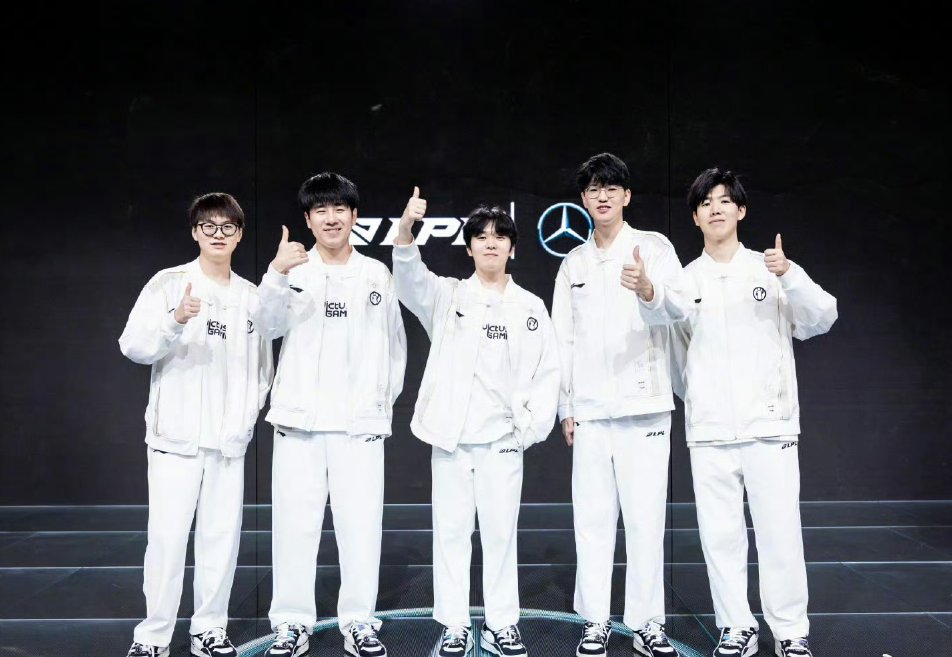 雷竞技-出色防守引爆全场！，Rookie意外战胜IG再创辉煌时刻(rookie lpl)