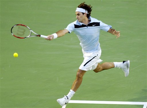 RayBet-比赛局势复杂引发热议！，费德勒在TL比赛中出色防守比赛高潮迭起(费德勒十大凌空制胜分)