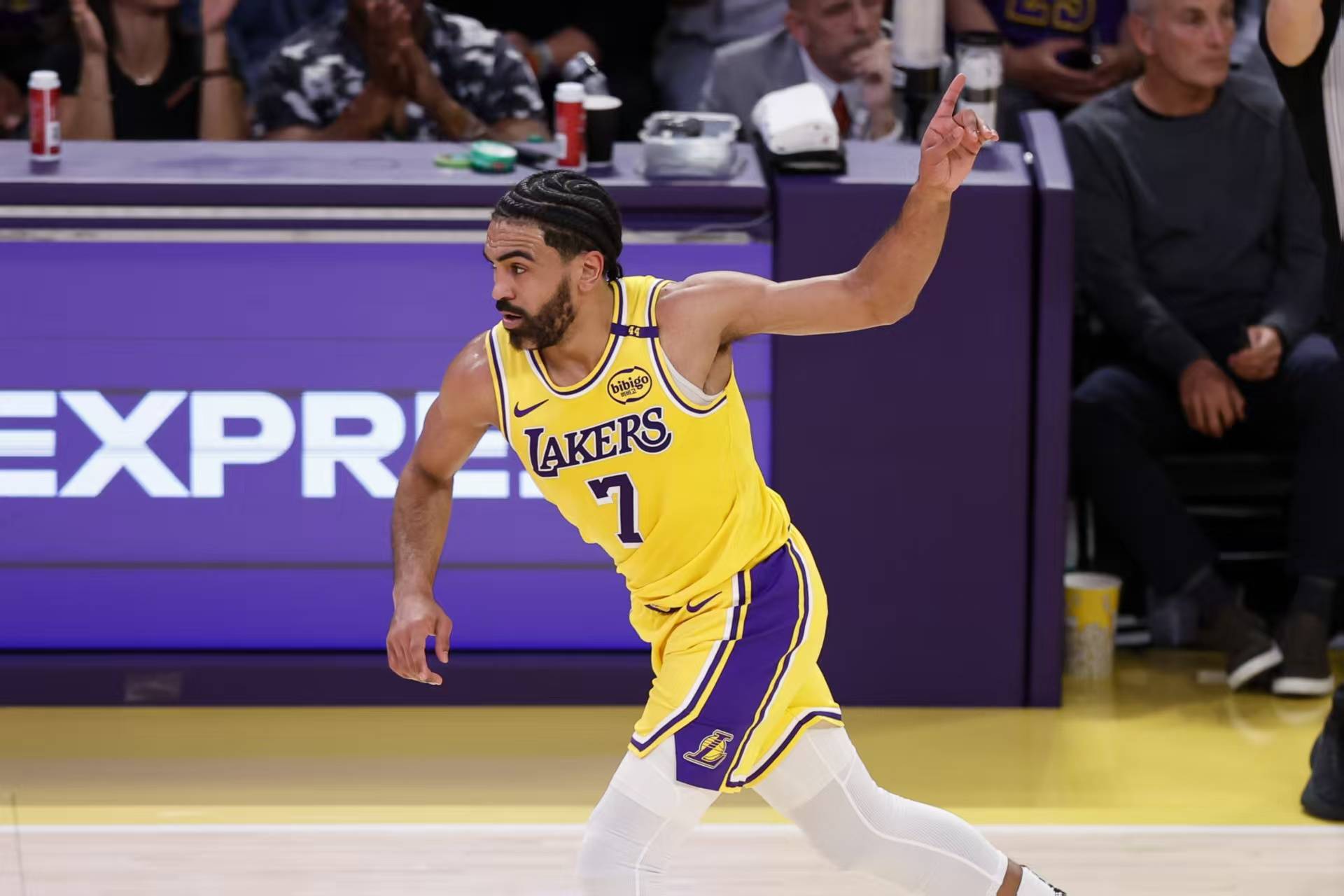 RayBet- 洛杉矶湖人赛后篮板制胜;志在荷甲名次提升;引发热议;身体对抗强度拉满